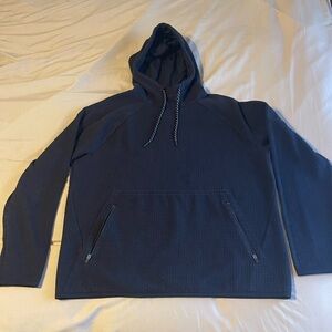 Men’s pullover hoodie with pockets
